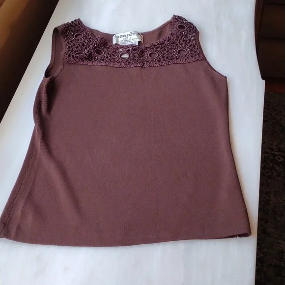 Two Knitted Shells - Picture 1 of 6